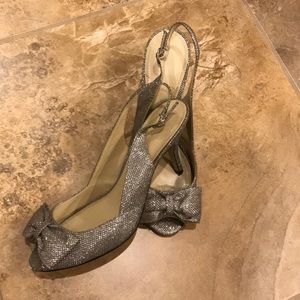 Silver sparkle peep toe 2” heels
